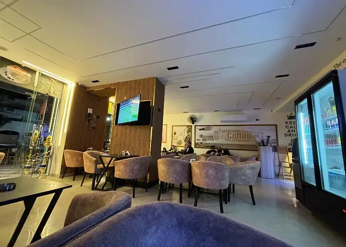 Excellent 5 Minutes From Downtown, Front Free Wifi Apartment *