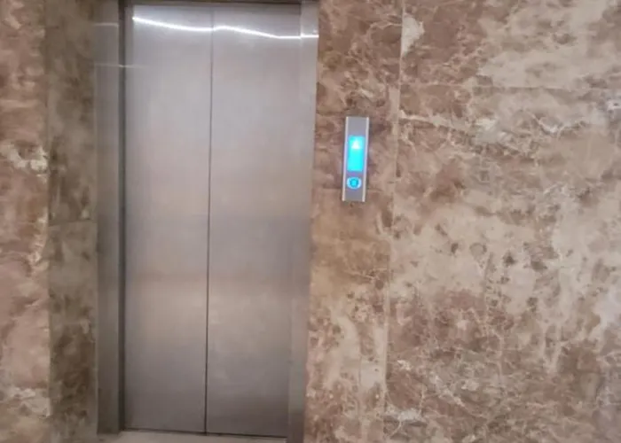Excellent 5 Minutes From Downtown, Front Free Wifi Apartment