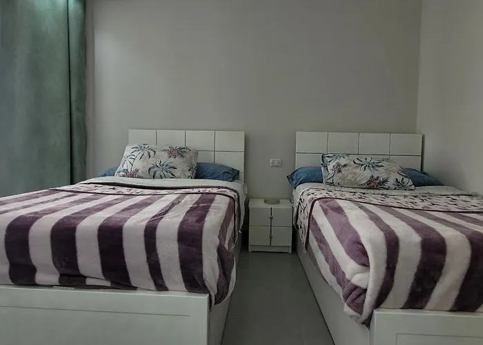 Excellent 5 Minutes From Downtown, Front Free Wifi Apartment *